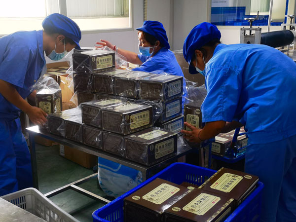 找膏藥代加工廠做加工貼牌和自己制作膏藥有什么區別？